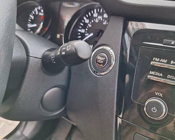 Черный Ниссан Rogue, объемом двигателя 2.49 л и пробегом 251 тыс. км за 12350 $, фото 14 на Automoto.ua