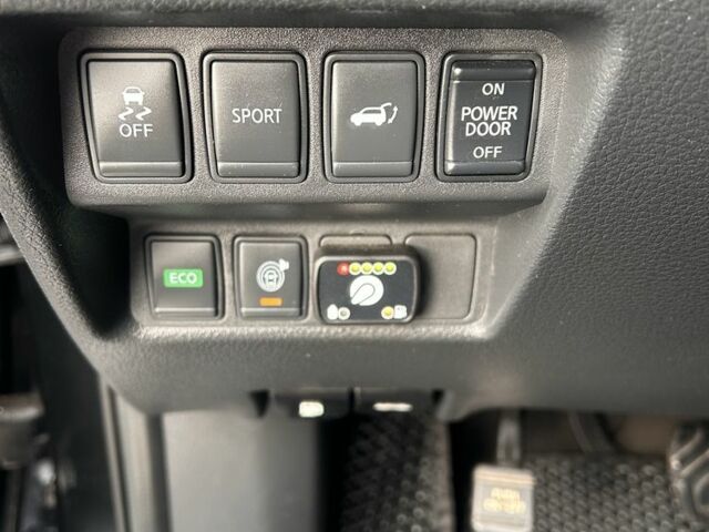 Черный Ниссан Rogue, объемом двигателя 2.5 л и пробегом 160 тыс. км за 14500 $, фото 2 на Automoto.ua