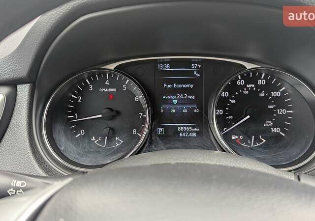 Черный Ниссан Rogue, объемом двигателя 2.49 л и пробегом 143 тыс. км за 15000 $, фото 9 на Automoto.ua