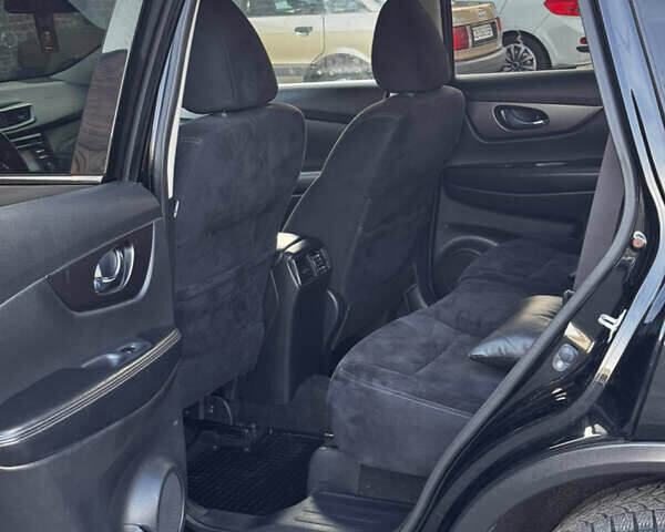 Черный Ниссан Rogue, объемом двигателя 2.49 л и пробегом 187 тыс. км за 11800 $, фото 13 на Automoto.ua