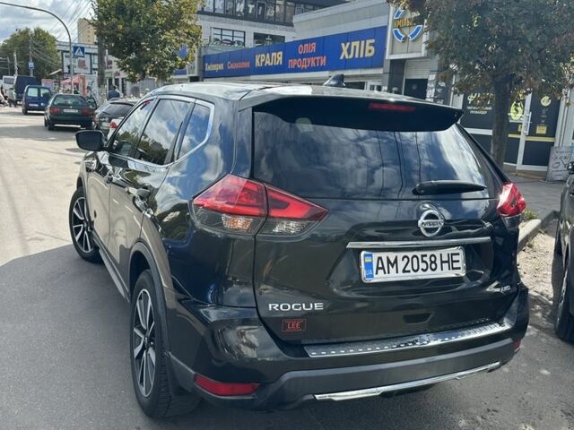 Черный Ниссан Rogue, объемом двигателя 2.5 л и пробегом 130 тыс. км за 13400 $, фото 1 на Automoto.ua