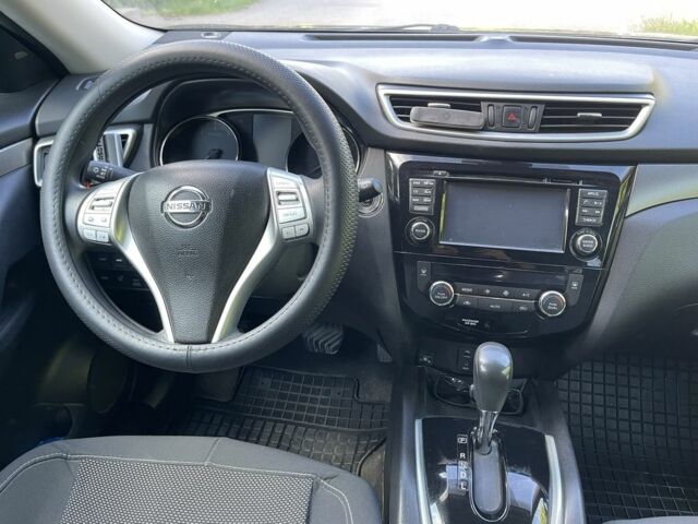 Черный Ниссан Rogue, объемом двигателя 2.5 л и пробегом 208 тыс. км за 13400 $, фото 6 на Automoto.ua