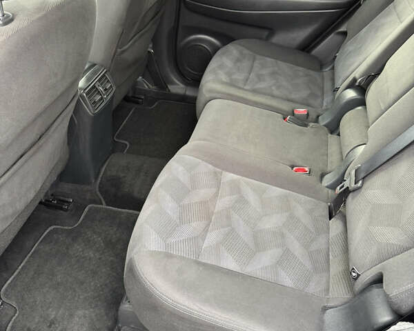 Чорний Ніссан Rogue, об'ємом двигуна 2.5 л та пробігом 112 тис. км за 11700 $, фото 8 на Automoto.ua