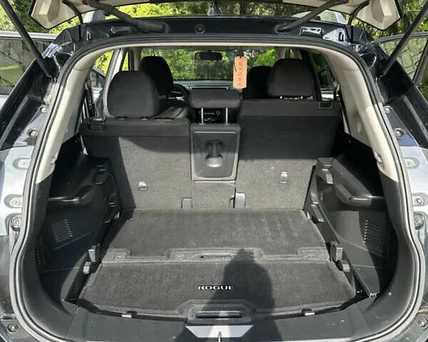 Черный Ниссан Rogue, объемом двигателя 2.5 л и пробегом 115 тыс. км за 10100 $, фото 4 на Automoto.ua