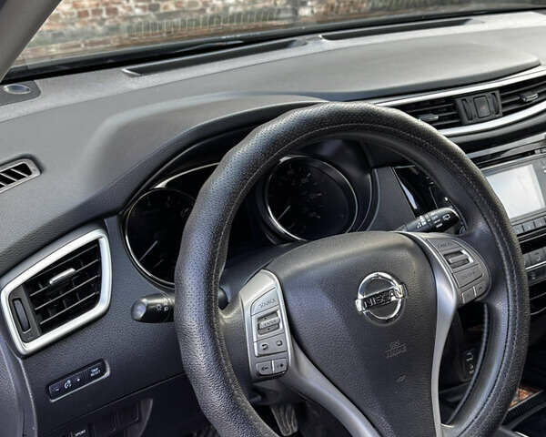 Черный Ниссан Rogue, объемом двигателя 2.49 л и пробегом 187 тыс. км за 11800 $, фото 15 на Automoto.ua