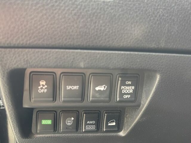 Черный Ниссан Rogue, объемом двигателя 2.5 л и пробегом 208 тыс. км за 13400 $, фото 8 на Automoto.ua