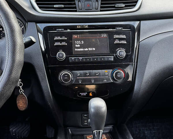 Черный Ниссан Rogue, объемом двигателя 2.49 л и пробегом 187 тыс. км за 11800 $, фото 16 на Automoto.ua