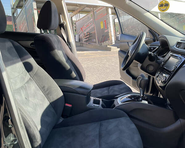 Черный Ниссан Rogue, объемом двигателя 2.49 л и пробегом 211 тыс. км за 12800 $, фото 51 на Automoto.ua