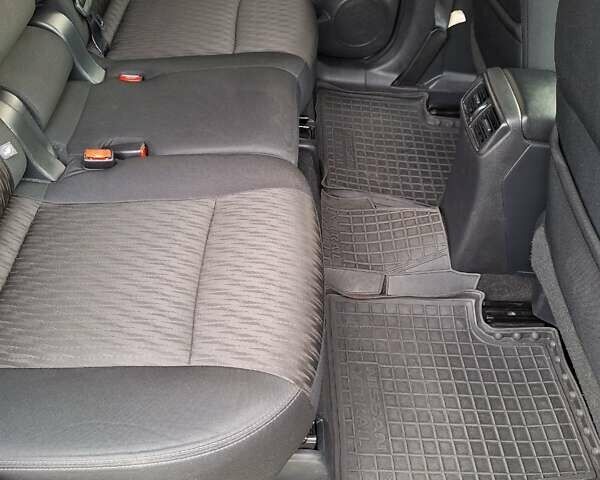 Черный Ниссан Rogue, объемом двигателя 2.49 л и пробегом 251 тыс. км за 12350 $, фото 4 на Automoto.ua