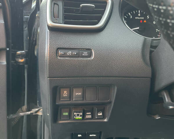 Чорний Ніссан Rogue, об'ємом двигуна 2.49 л та пробігом 181 тис. км за 12100 $, фото 22 на Automoto.ua