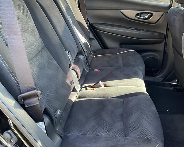 Черный Ниссан Rogue, объемом двигателя 2.49 л и пробегом 211 тыс. км за 12800 $, фото 49 на Automoto.ua