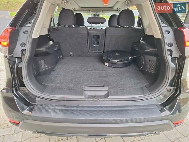 Черный Ниссан Rogue, объемом двигателя 2.49 л и пробегом 251 тыс. км за 12350 $, фото 7 на Automoto.ua