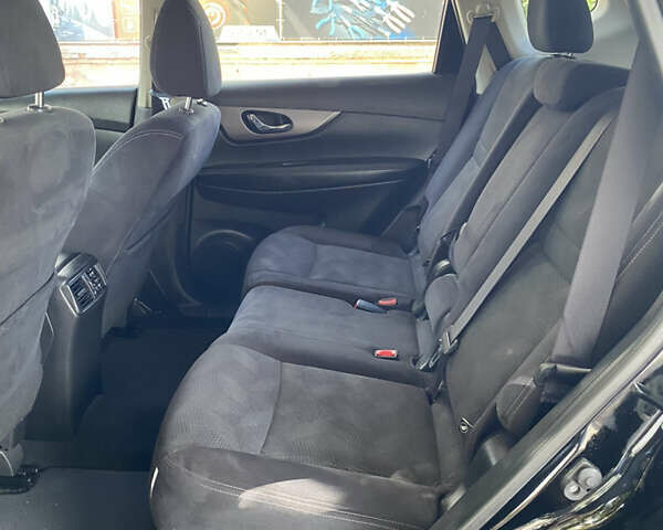 Черный Ниссан Rogue, объемом двигателя 2.49 л и пробегом 211 тыс. км за 12800 $, фото 6 на Automoto.ua