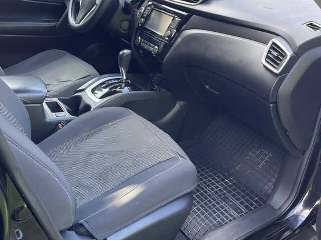 Черный Ниссан Rogue, объемом двигателя 2.5 л и пробегом 208 тыс. км за 13400 $, фото 3 на Automoto.ua