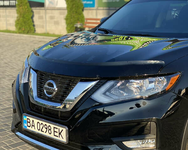 Черный Ниссан Rogue, объемом двигателя 2.49 л и пробегом 211 тыс. км за 12800 $, фото 4 на Automoto.ua