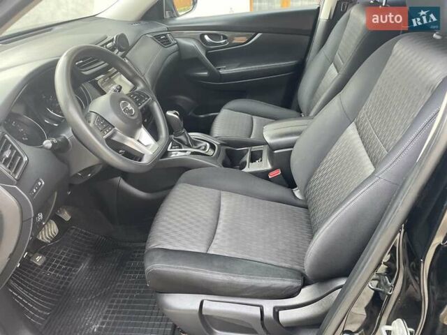 Черный Ниссан Rogue, объемом двигателя 2.49 л и пробегом 165 тыс. км за 14000 $, фото 1 на Automoto.ua