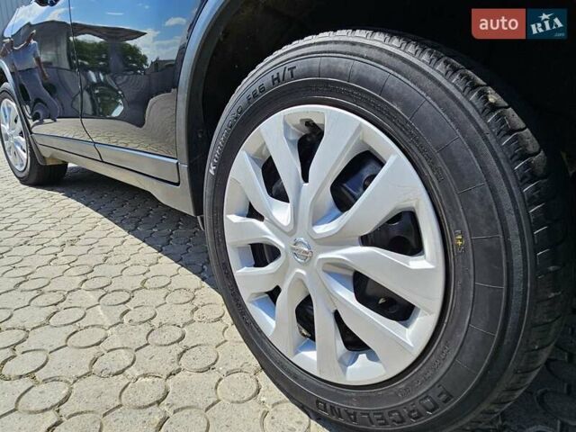 Черный Ниссан Rogue, объемом двигателя 2.49 л и пробегом 125 тыс. км за 12700 $, фото 13 на Automoto.ua