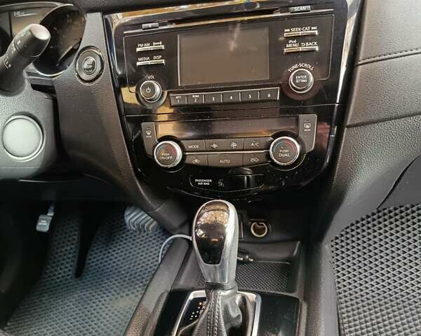 Черный Ниссан Rogue, объемом двигателя 2.49 л и пробегом 187 тыс. км за 11999 $, фото 12 на Automoto.ua