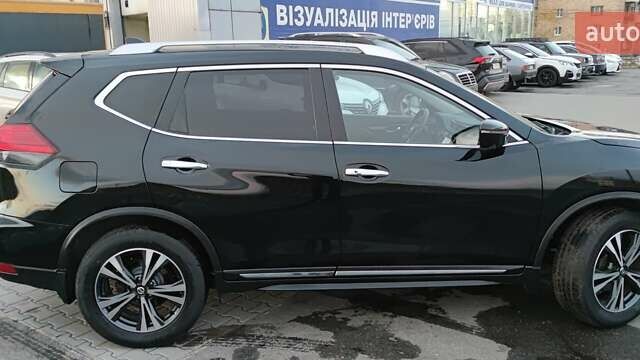 Черный Ниссан Rogue, объемом двигателя 2.49 л и пробегом 144 тыс. км за 16000 $, фото 5 на Automoto.ua