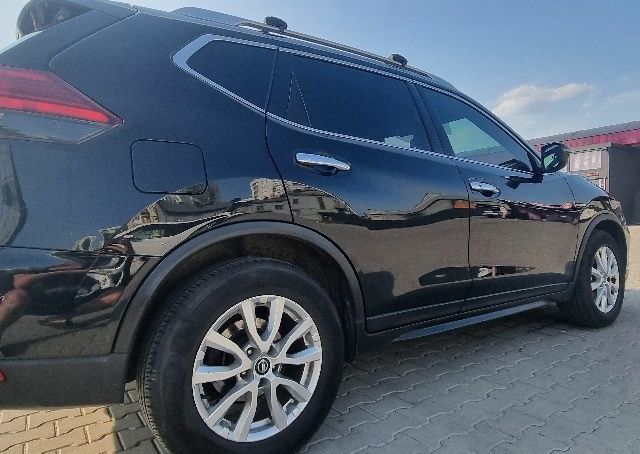 Чорний Ніссан Rogue, об'ємом двигуна 0 л та пробігом 162 тис. км за 14300 $, фото 2 на Automoto.ua