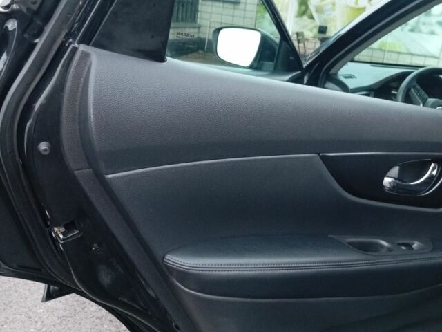 Черный Ниссан Rogue, объемом двигателя 0 л и пробегом 199 тыс. км за 12999 $, фото 4 на Automoto.ua