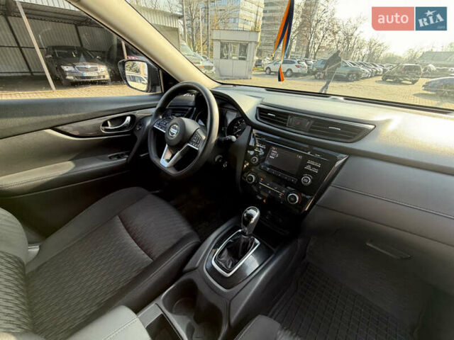 Черный Ниссан Rogue, объемом двигателя 2.49 л и пробегом 91 тыс. км за 13500 $, фото 13 на Automoto.ua