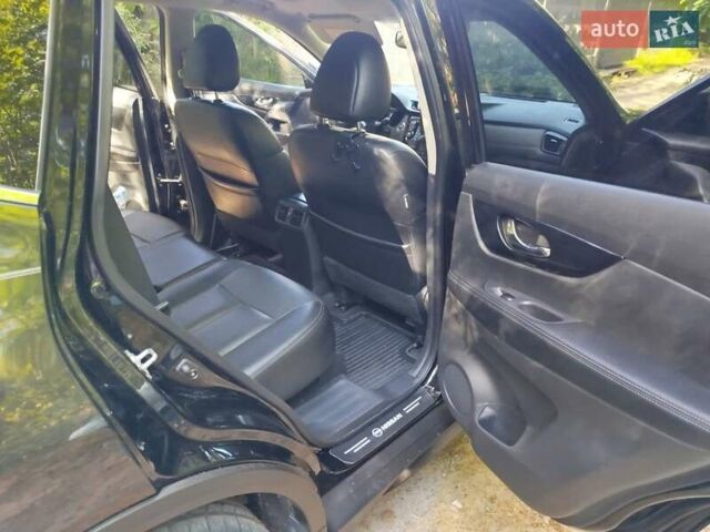 Черный Ниссан Rogue, объемом двигателя 2.49 л и пробегом 106 тыс. км за 17800 $, фото 15 на Automoto.ua