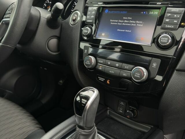 Черный Ниссан Rogue, объемом двигателя 2 л и пробегом 65 тыс. км за 16800 $, фото 23 на Automoto.ua