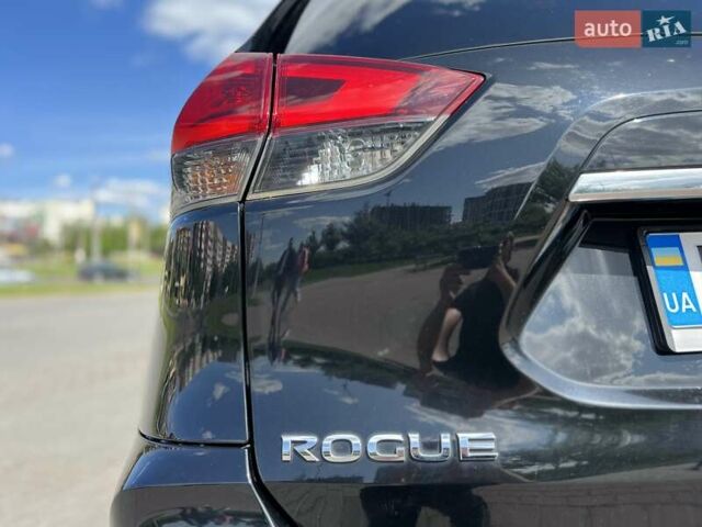 Черный Ниссан Rogue, объемом двигателя 2.49 л и пробегом 151 тыс. км за 12500 $, фото 17 на Automoto.ua