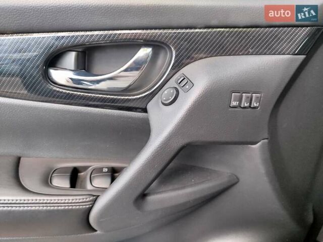 Черный Ниссан Rogue, объемом двигателя 2.49 л и пробегом 106 тыс. км за 17800 $, фото 9 на Automoto.ua