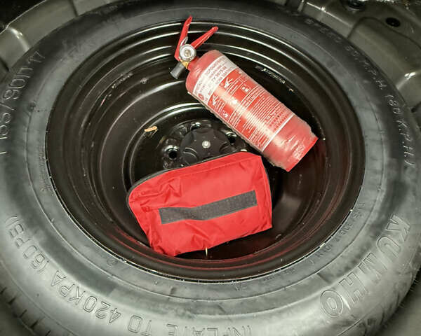 Черный Ниссан Rogue, объемом двигателя 2.5 л и пробегом 147 тыс. км за 15100 $, фото 9 на Automoto.ua