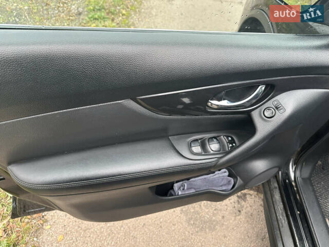 Черный Ниссан Rogue, объемом двигателя 2.49 л и пробегом 148 тыс. км за 14000 $, фото 15 на Automoto.ua