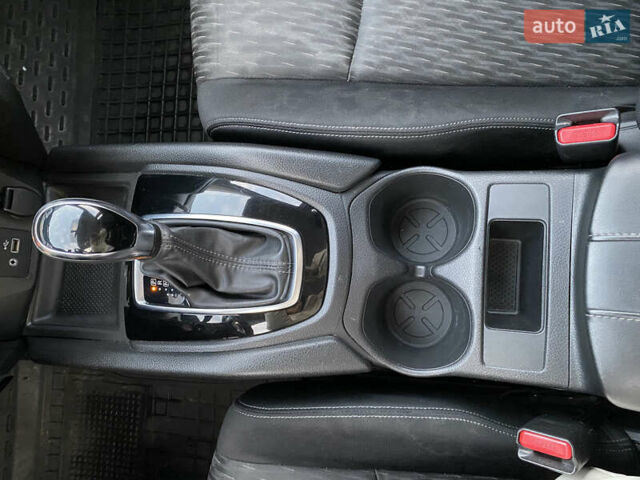 Чорний Ніссан Rogue, об'ємом двигуна 2.5 л та пробігом 63 тис. км за 15000 $, фото 33 на Automoto.ua