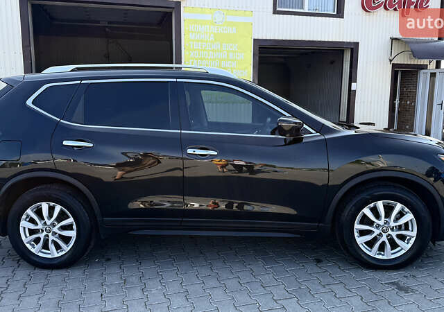 Черный Ниссан Rogue, объемом двигателя 2.5 л и пробегом 227 тыс. км за 12700 $, фото 2 на Automoto.ua