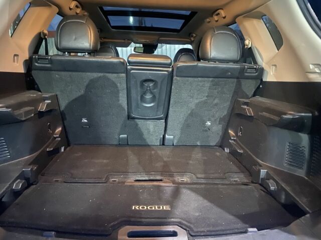 Черный Ниссан Rogue, объемом двигателя 2.5 л и пробегом 144 тыс. км за 17000 $, фото 6 на Automoto.ua