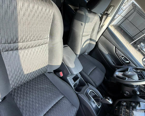 Черный Ниссан Rogue, объемом двигателя 2.49 л и пробегом 91 тыс. км за 13500 $, фото 15 на Automoto.ua