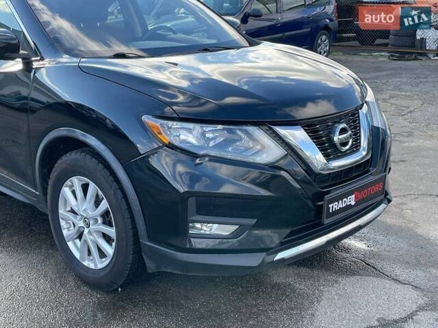 Черный Ниссан Rogue, объемом двигателя 2.49 л и пробегом 146 тыс. км за 13490 $, фото 2 на Automoto.ua