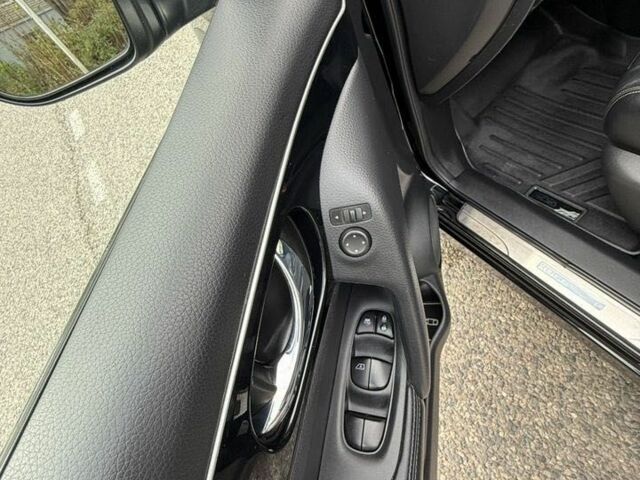 Черный Ниссан Rogue, объемом двигателя 2 л и пробегом 99 тыс. км за 10100 $, фото 11 на Automoto.ua