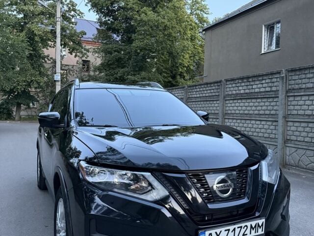 Черный Ниссан Rogue, объемом двигателя 2.5 л и пробегом 125 тыс. км за 17000 $, фото 1 на Automoto.ua