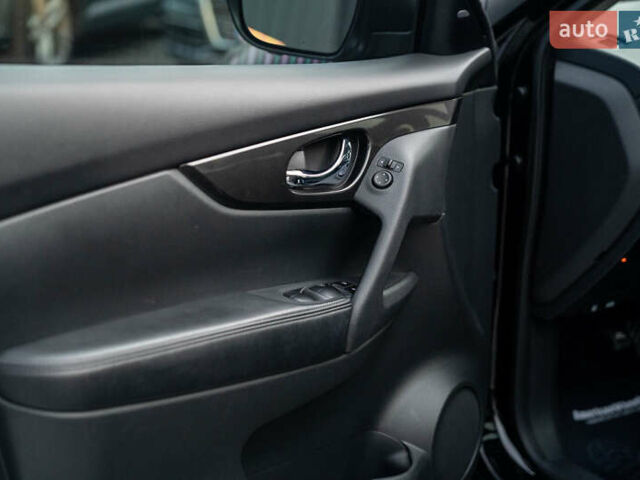 Черный Ниссан Rogue, объемом двигателя 2 л и пробегом 65 тыс. км за 17900 $, фото 38 на Automoto.ua