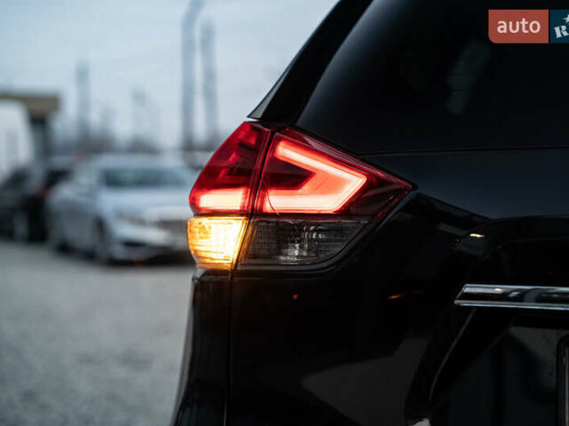 Черный Ниссан Rogue, объемом двигателя 2 л и пробегом 65 тыс. км за 17900 $, фото 6 на Automoto.ua