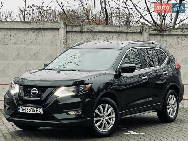 Черный Ниссан Rogue, объемом двигателя 2.5 л и пробегом 132 тыс. км за 12900 $, фото 1 на Automoto.ua