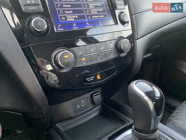 Чорний Ніссан Rogue, об'ємом двигуна 2.5 л та пробігом 63 тис. км за 15000 $, фото 32 на Automoto.ua