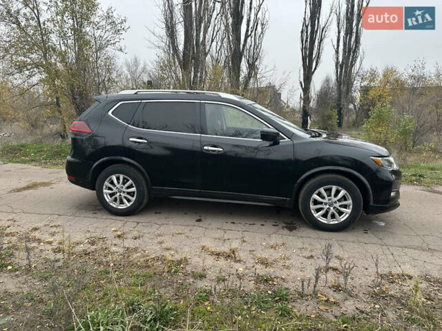 Черный Ниссан Rogue, объемом двигателя 2.49 л и пробегом 148 тыс. км за 14000 $, фото 4 на Automoto.ua