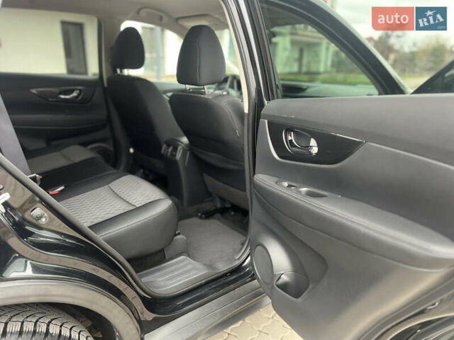 Черный Ниссан Rogue, объемом двигателя 2.5 л и пробегом 170 тыс. км за 13250 $, фото 31 на Automoto.ua