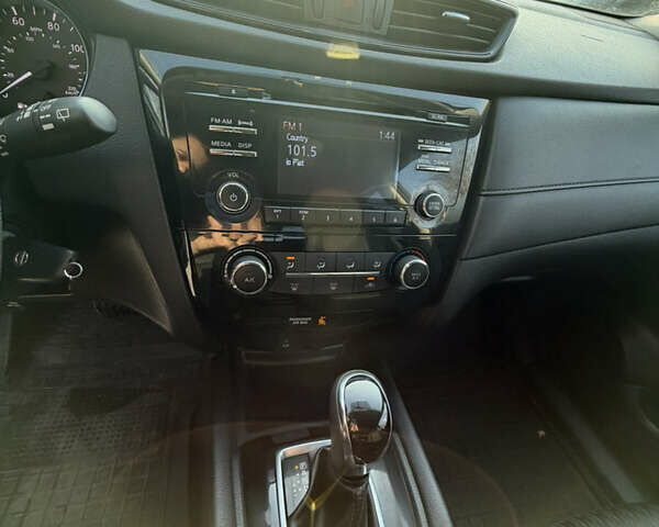 Черный Ниссан Rogue, объемом двигателя 2.49 л и пробегом 91 тыс. км за 13500 $, фото 17 на Automoto.ua