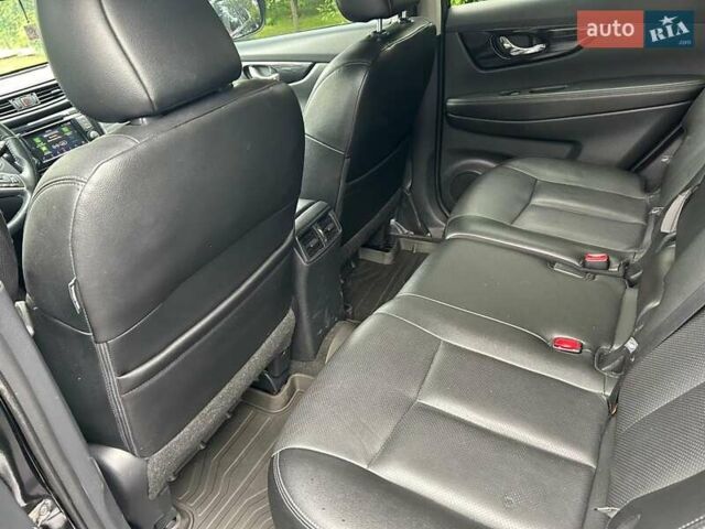 Черный Ниссан Rogue, объемом двигателя 2.5 л и пробегом 120 тыс. км за 18500 $, фото 10 на Automoto.ua