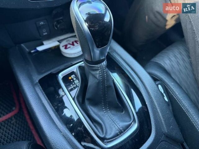 Черный Ниссан Rogue, объемом двигателя 2.49 л и пробегом 129 тыс. км за 15700 $, фото 15 на Automoto.ua