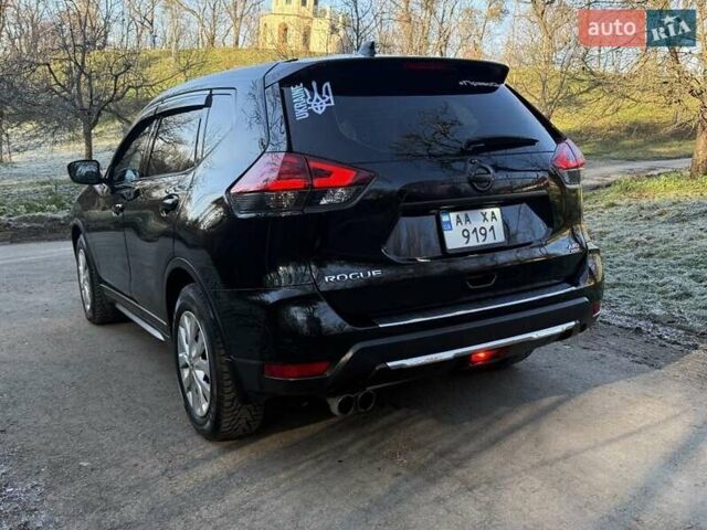 Черный Ниссан Rogue, объемом двигателя 2.49 л и пробегом 129 тыс. км за 15700 $, фото 5 на Automoto.ua