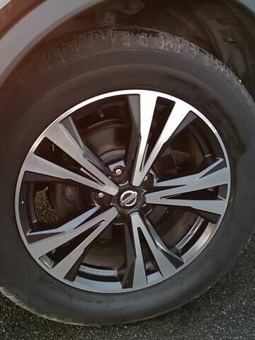 Черный Ниссан Rogue, объемом двигателя 2.49 л и пробегом 144 тыс. км за 16000 $, фото 23 на Automoto.ua